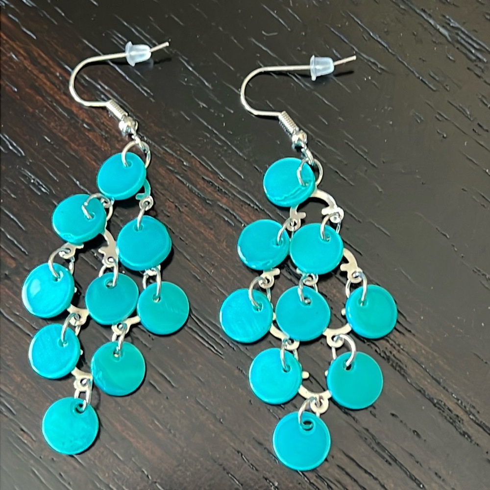 Turquoise seashell chandelier earrings-NWT
